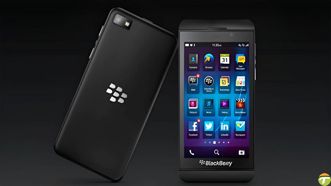 blackberrynin dokunmatik telefonu z10 markanin amiral gemisi olacakken nasil 935 milyon dolarlik bir basarisizliga siMT7ARr