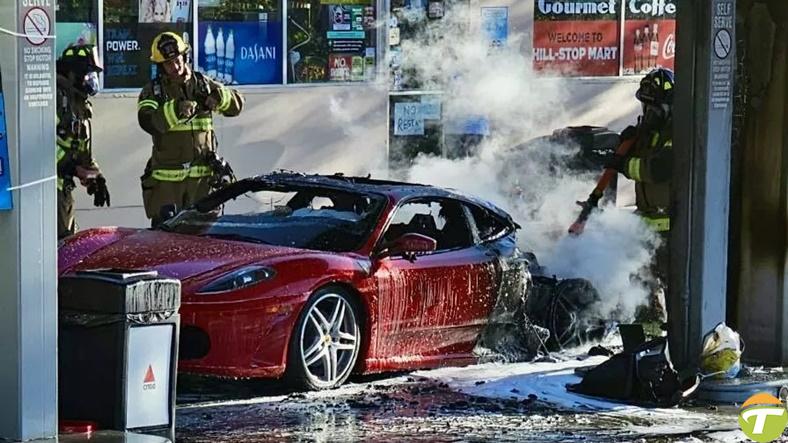 hayal uzere araba ferrari f430 durup dururken yanarak kul oldu 0